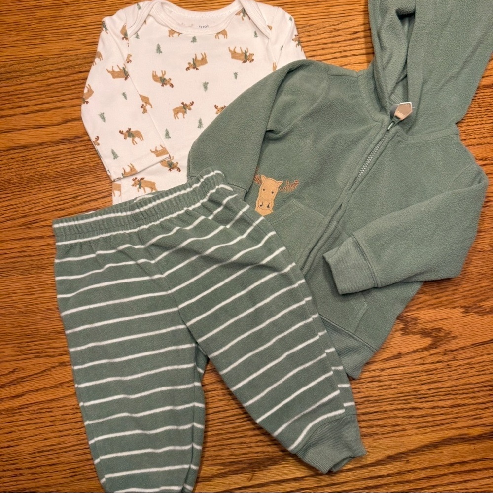 EUC Carter's Adorable 3 piece reindeer christmas outfit bundle
